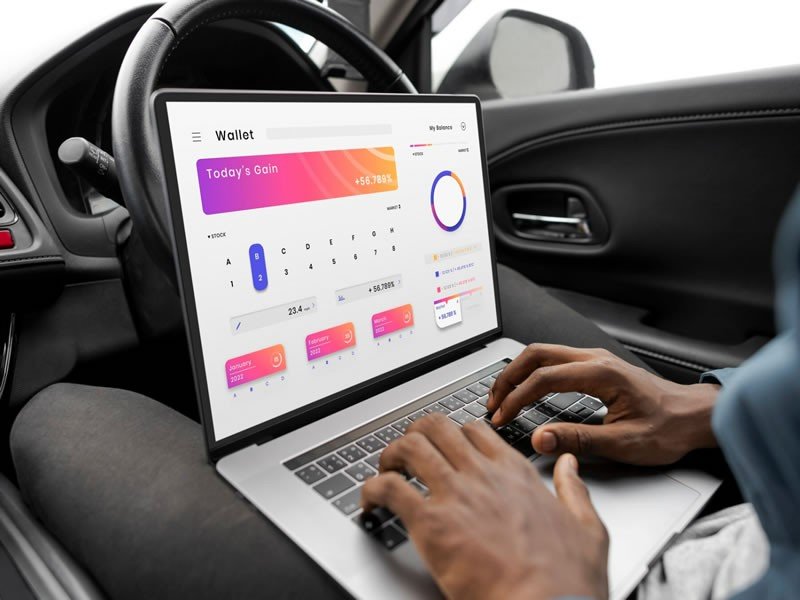 What is a hybrid work schedule
